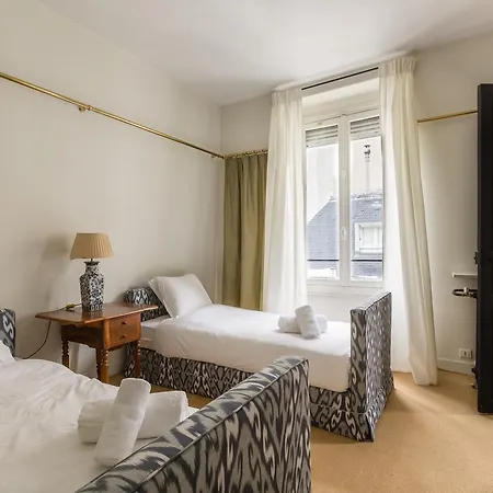 Ferienhaus Veeve - Classic Invalides Paris